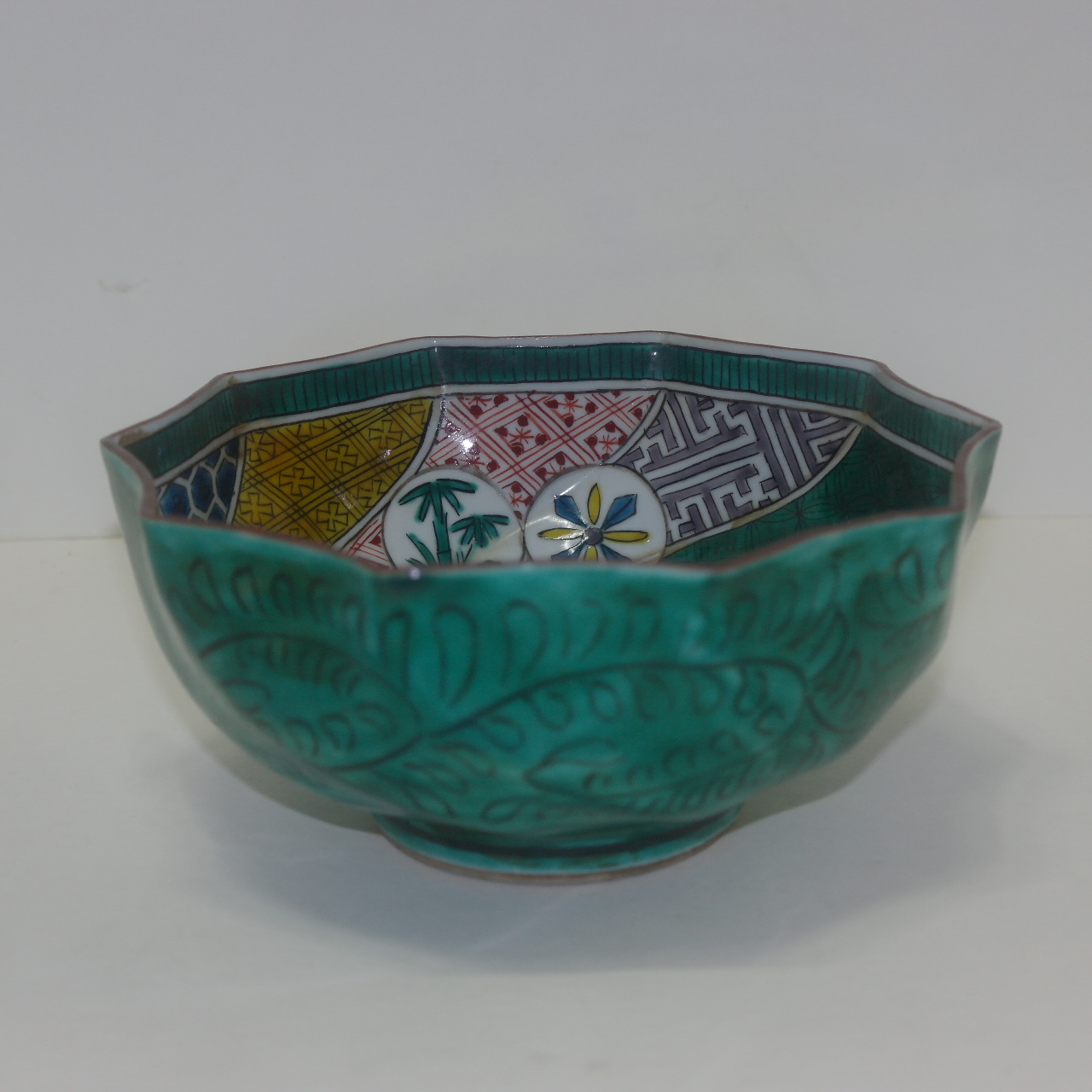 고구다니(古九谷) 복(福)명 청화백자 오채조화문 화형각진 대완