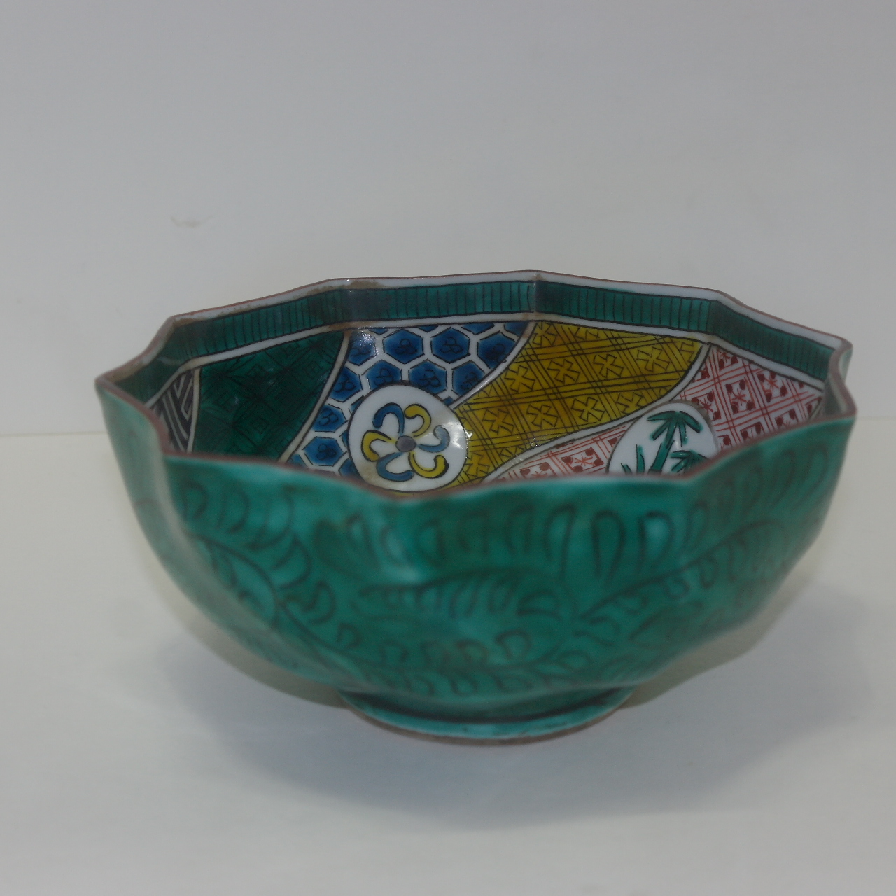 고구다니(古九谷) 복(福)명 청화백자 오채조화문 화형각진 대완