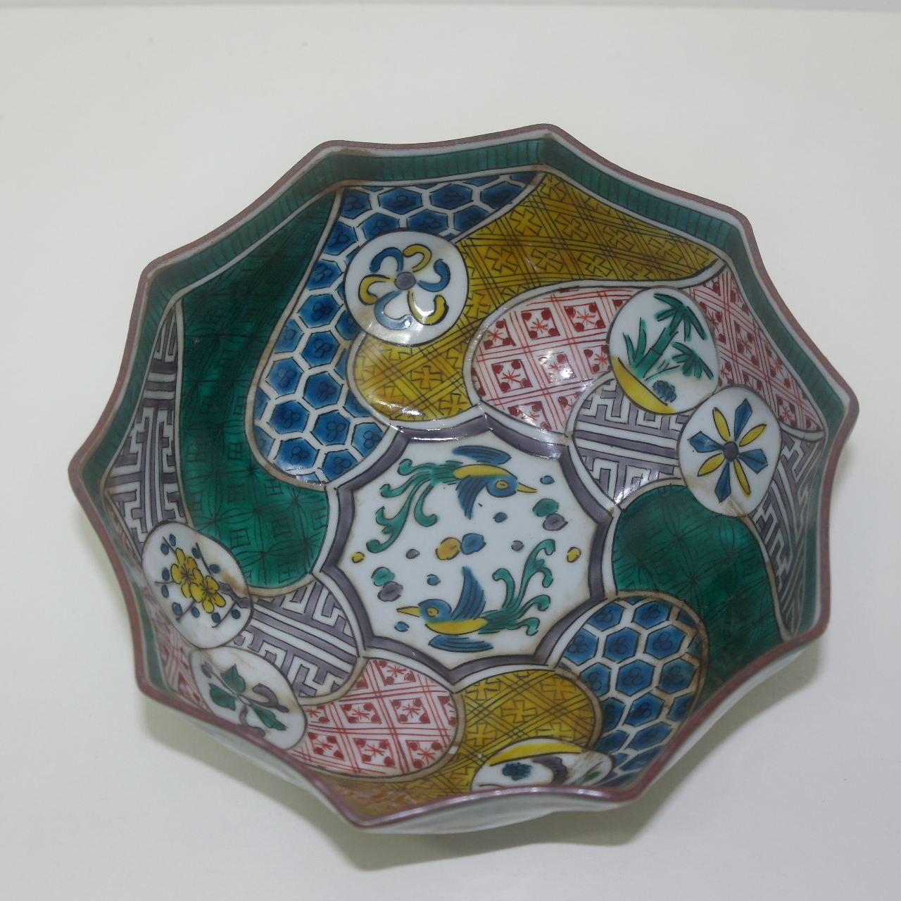 고구다니(古九谷) 복(福)명 청화백자 오채조화문 화형각진 대완