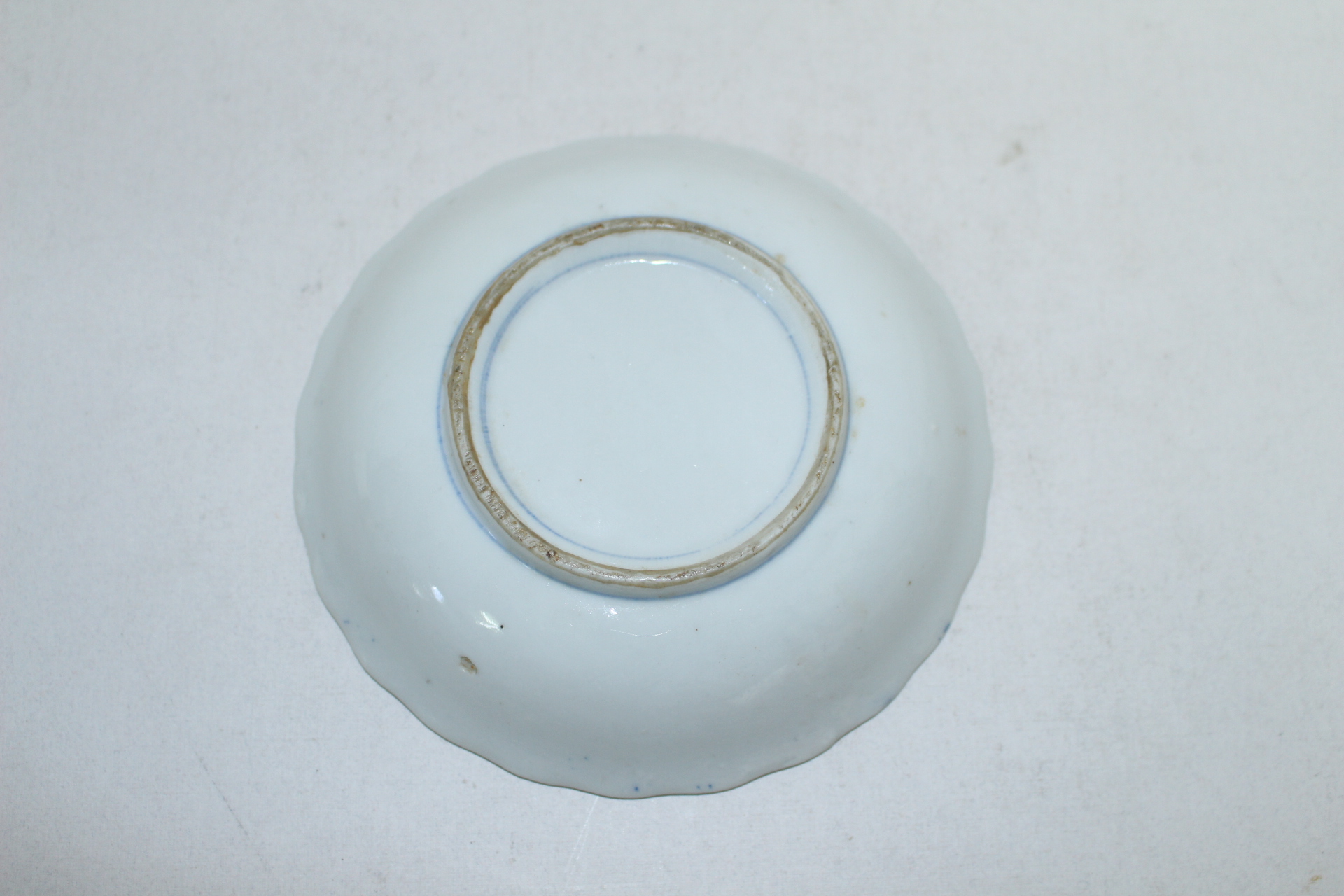 연대가좋은 고이마리 청화백자 노송산수문 화형완