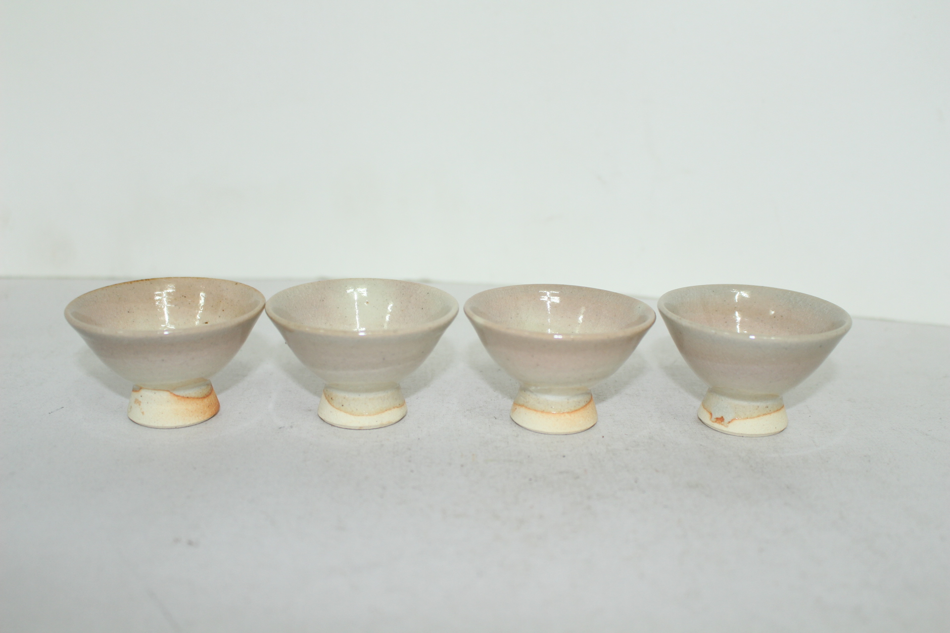 분청자 굽이있는 잔 4점