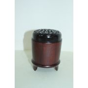 장미목 나무로된 투각화문 향로