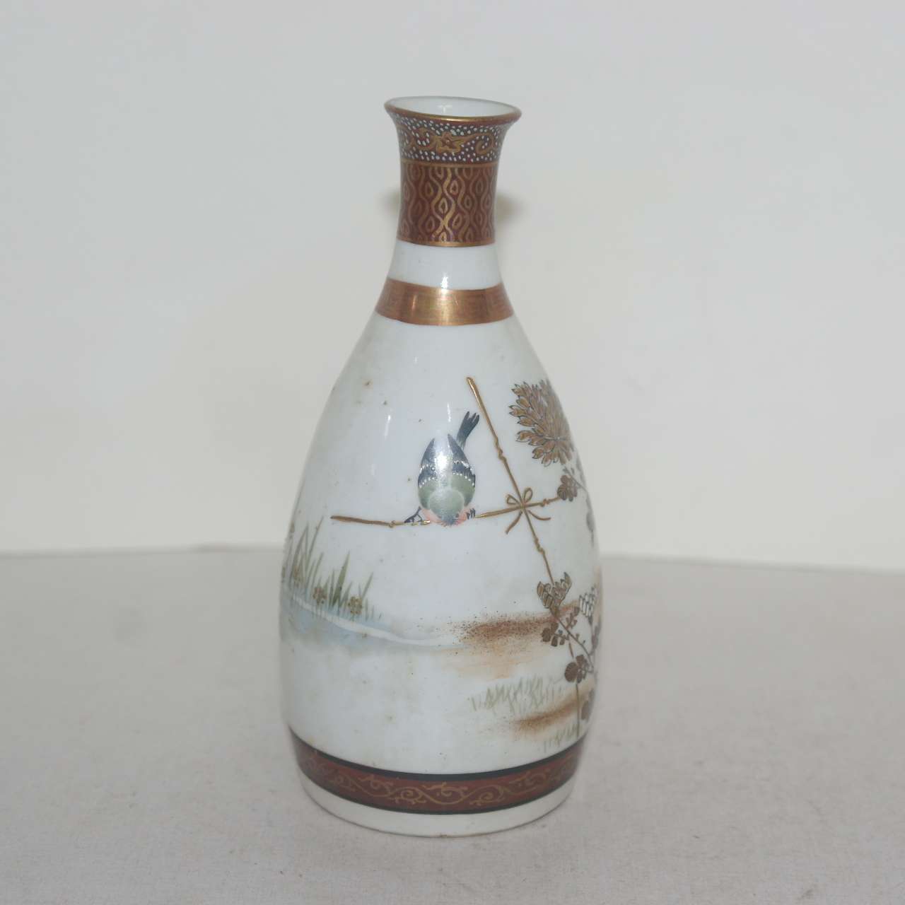 100년이상된 구다니 철화백자금채 산수문주병