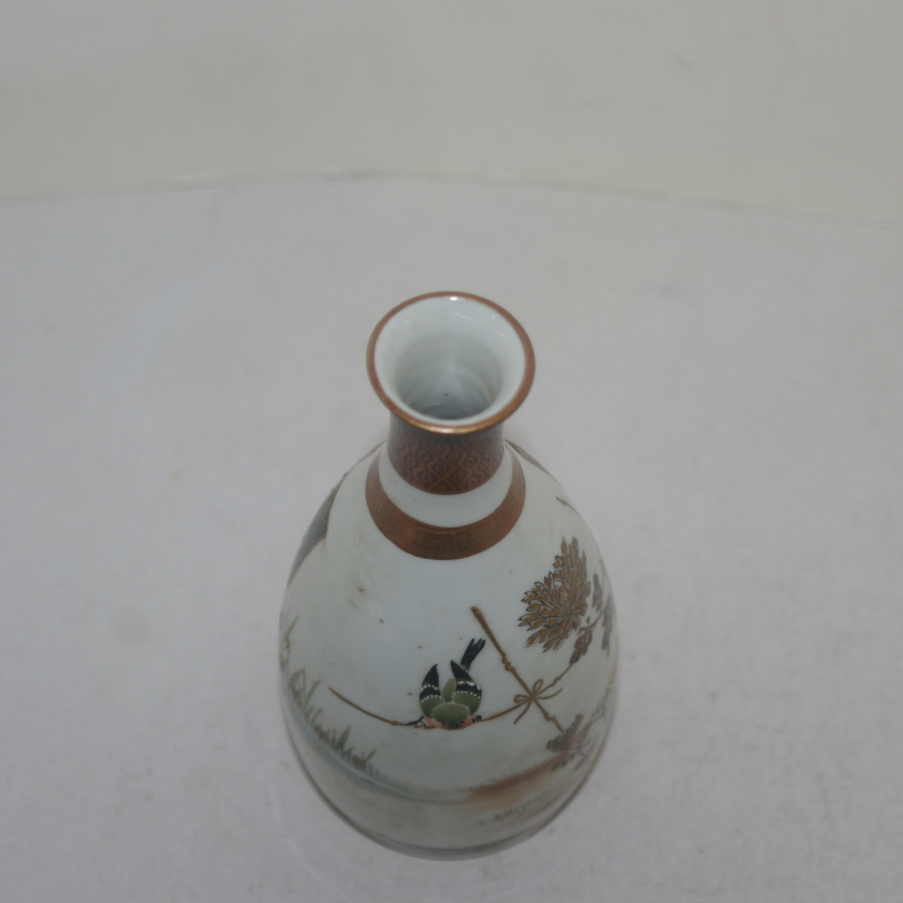 100년이상된 구다니 철화백자금채 산수문주병