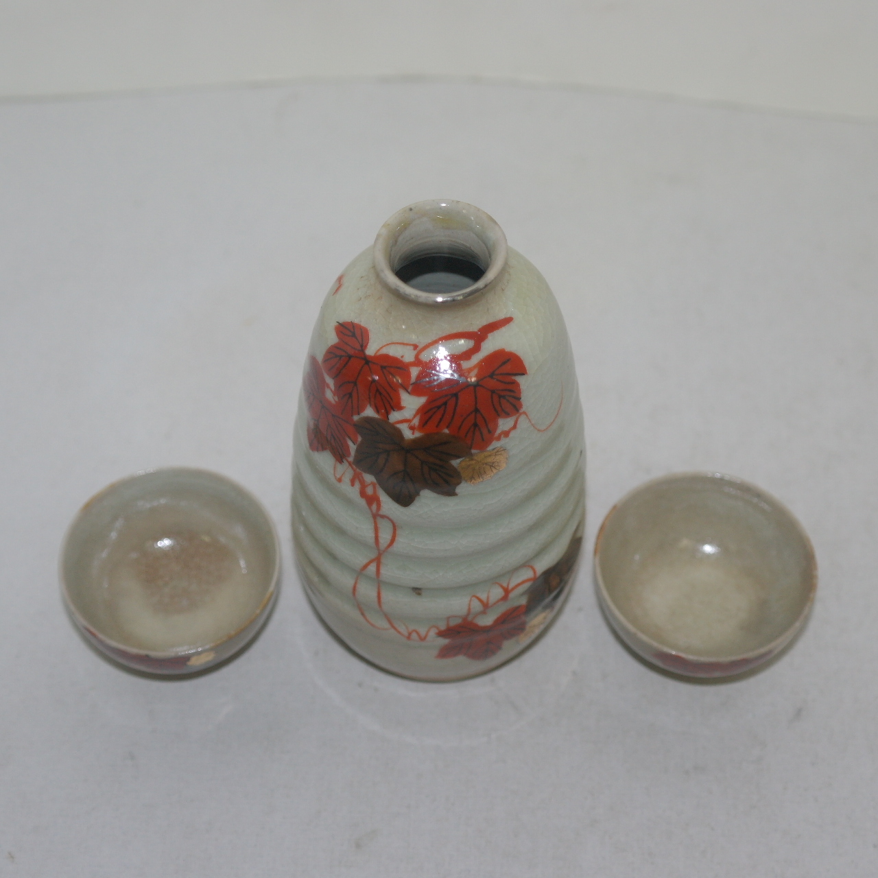 연대가좋은 구다니 진사청자포도문 주병과 잔 2점