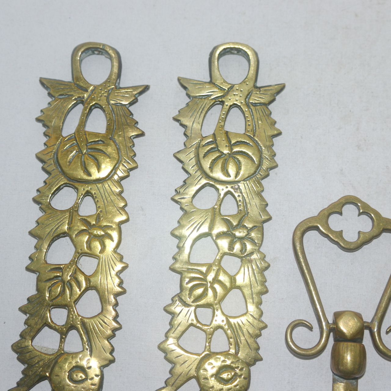 묵직한 청동으로된 고리도구 일괄