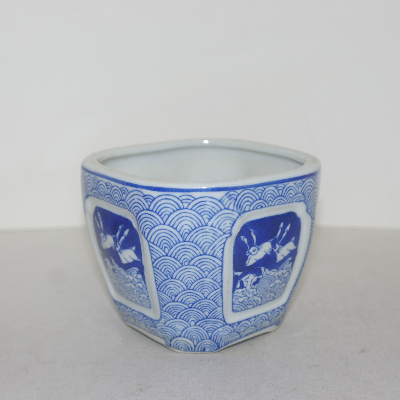 이마리 청화백자 토끼문 화분