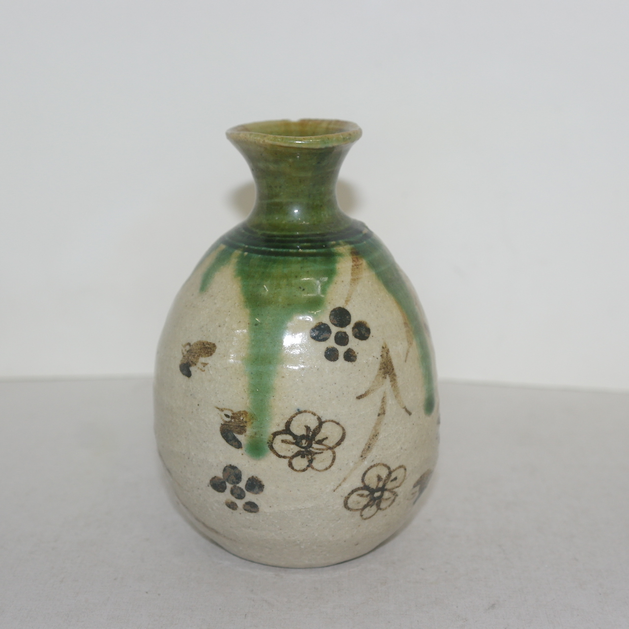 청자 오리배철화화문 주병