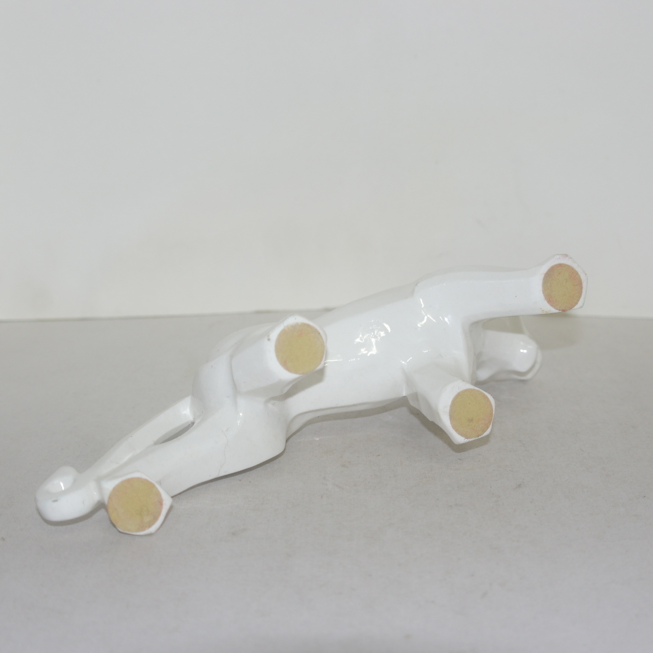 도자기로된 호랑이 조각상