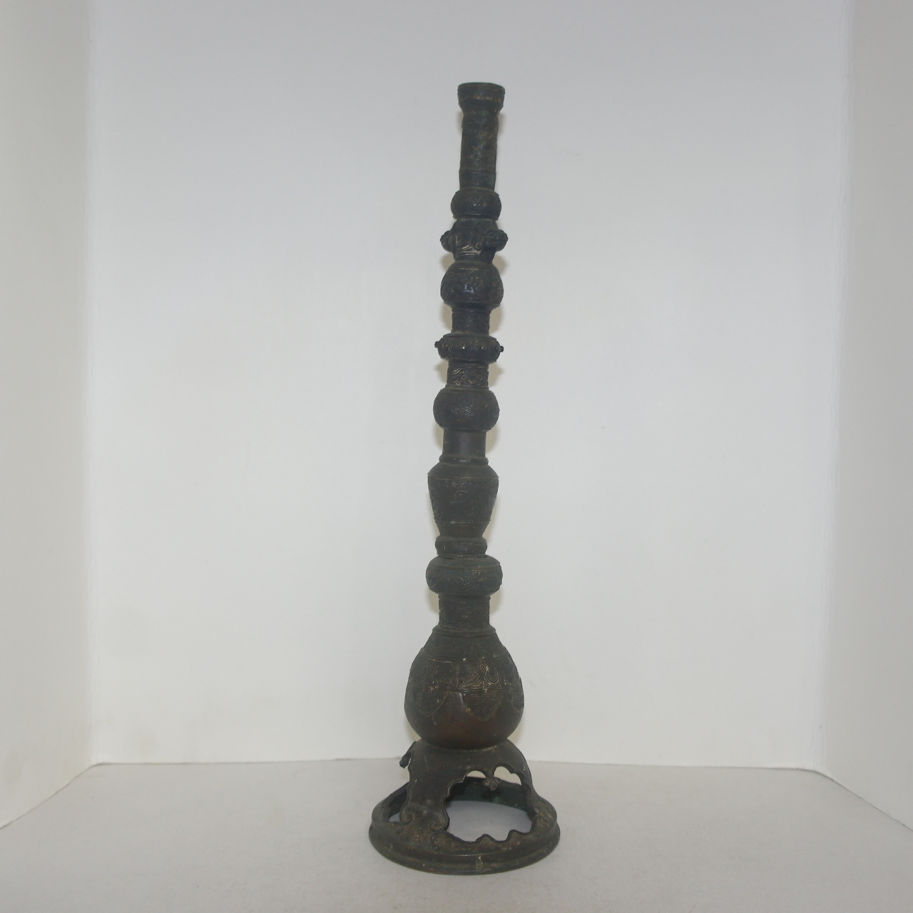 연대가좋은 청동으로된 기둥