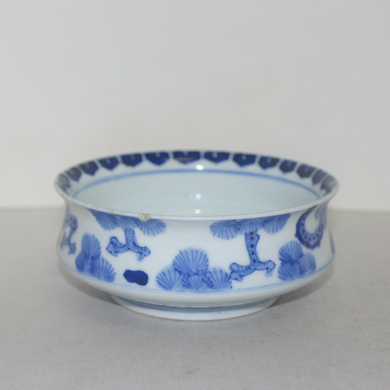 100년이상된 청화백자 용문 향완