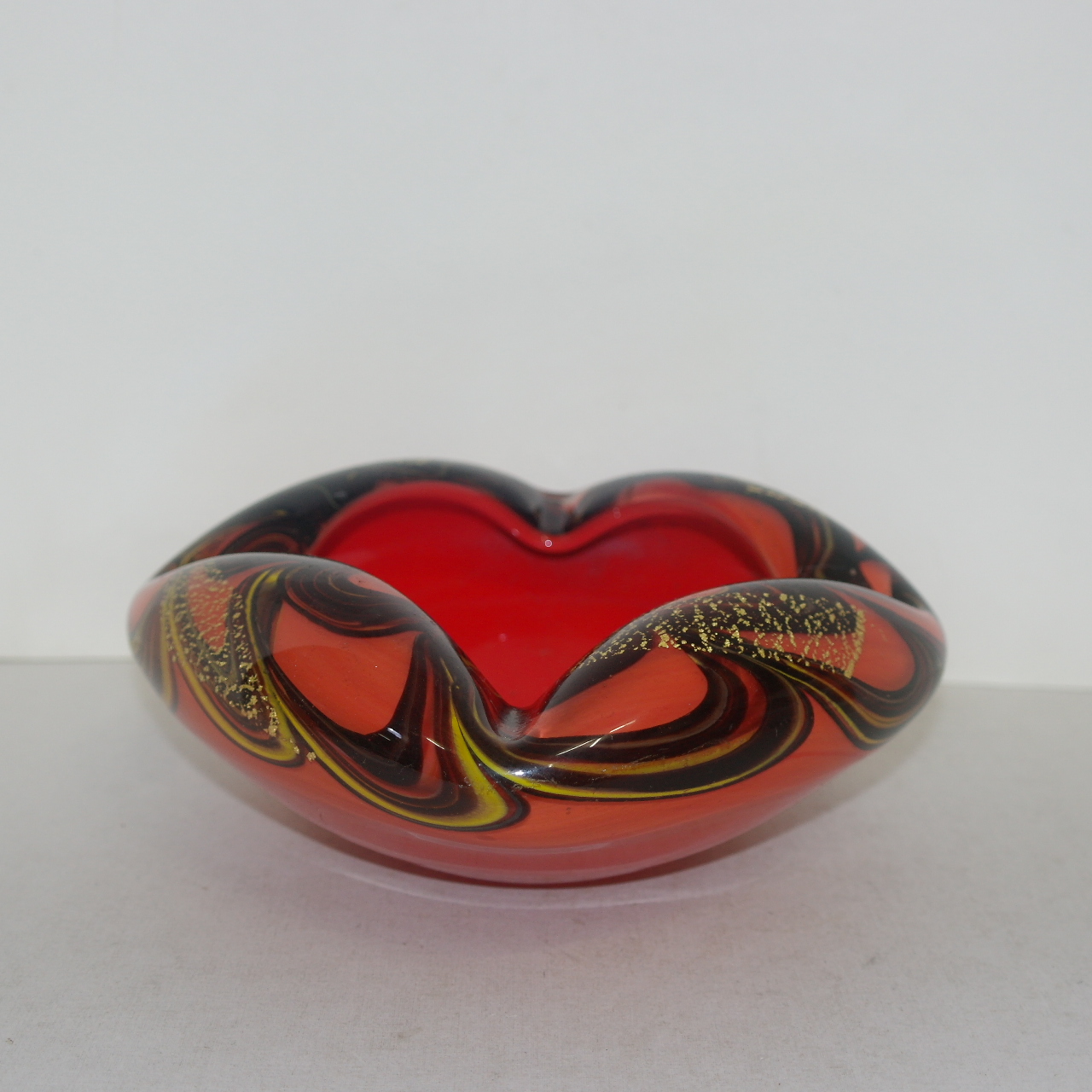 묵직한 유리로된 화형 수완