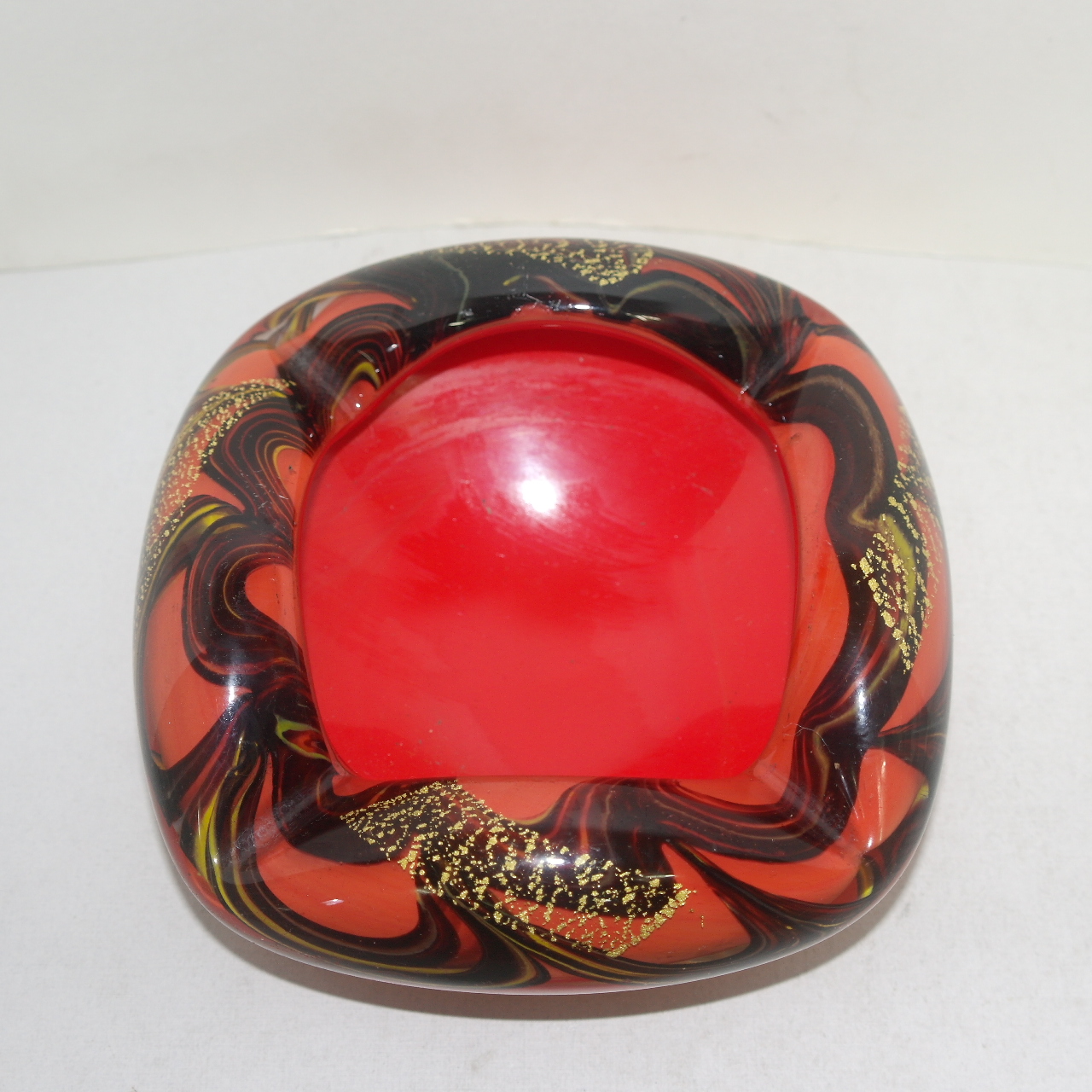 묵직한 유리로된 화형 수완