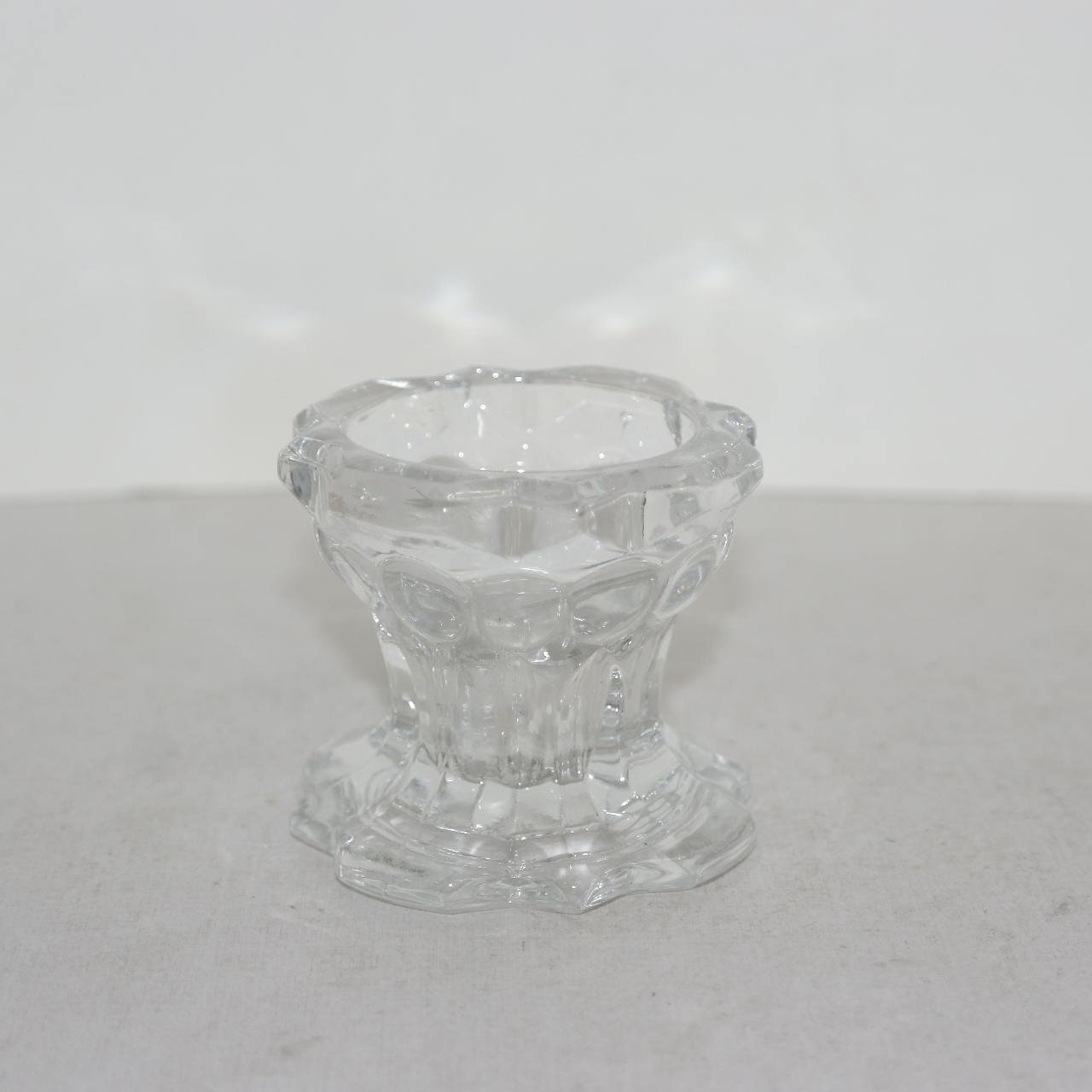 두꺼운 유리로된 화형 호