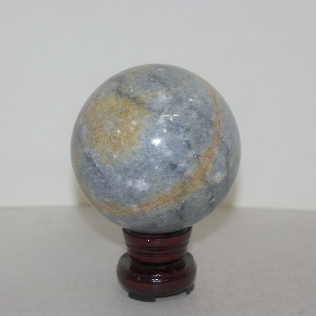 문양이 좋은 돌로된 구