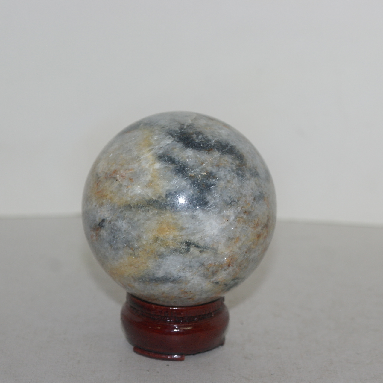 문양이 좋은 돌로된 구