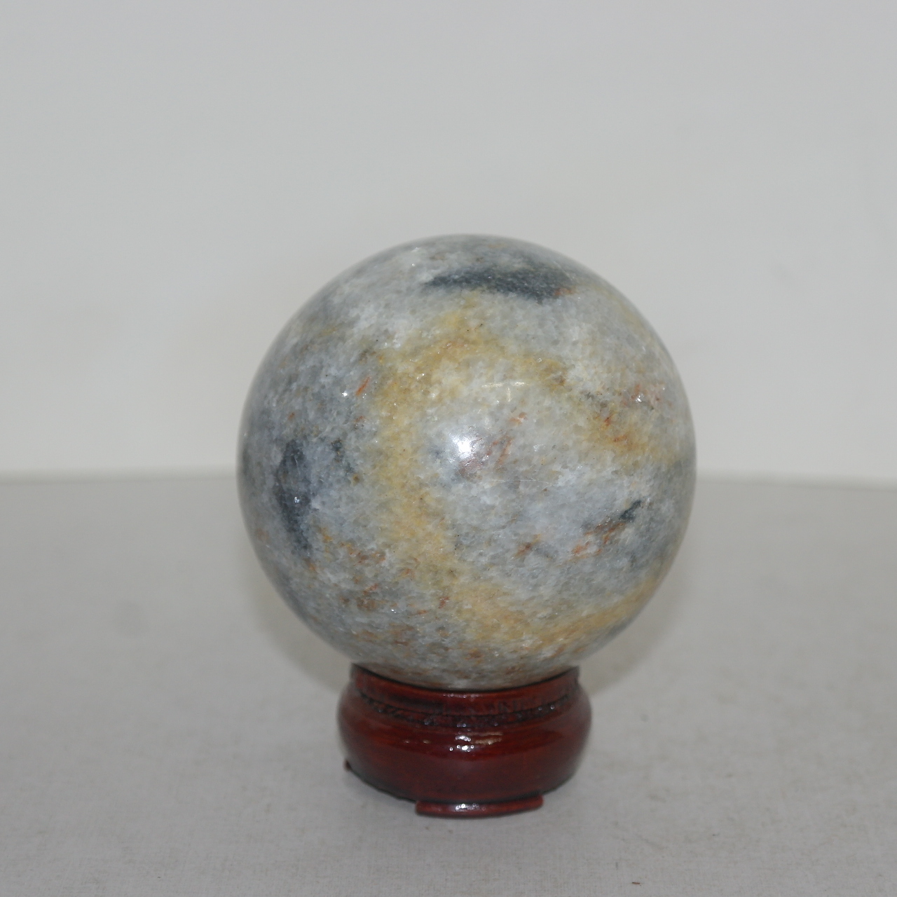 문양이 좋은 돌로된 구