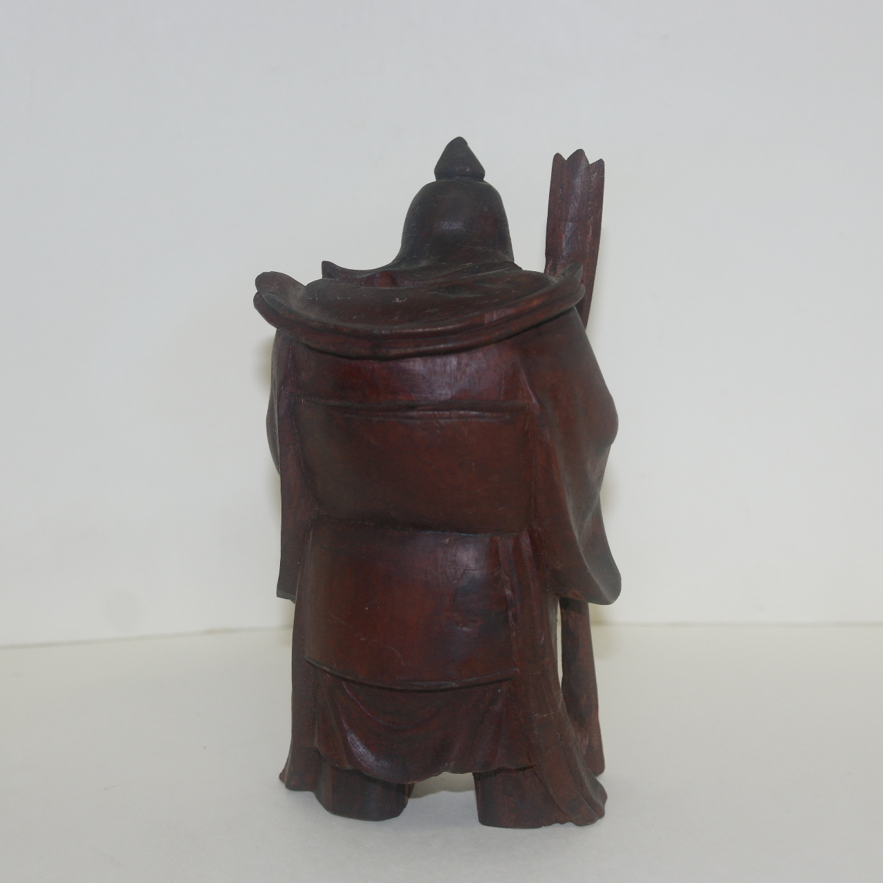 원목나무를 통으로 조각한 복신 조각상