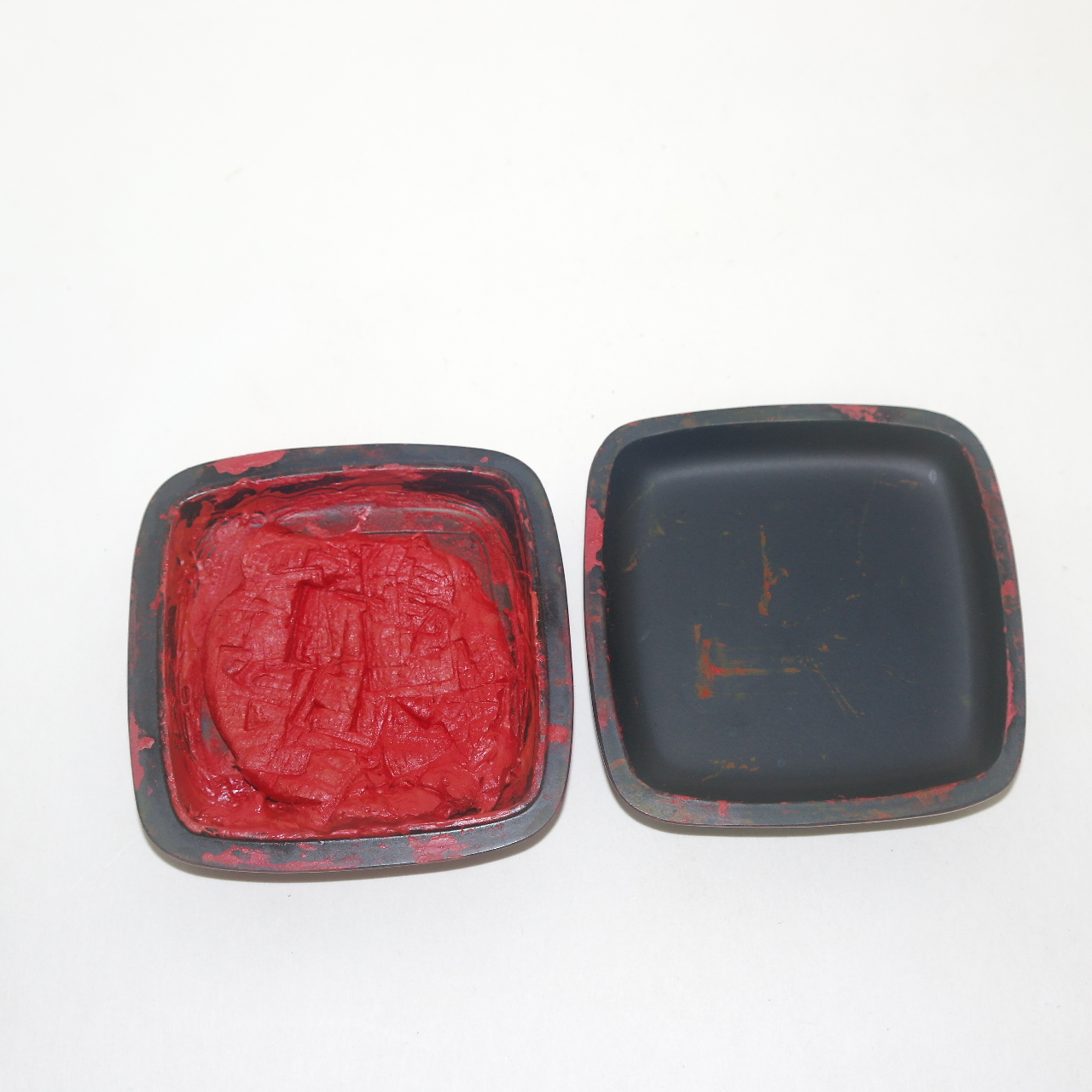 산수문이 있는 인주함