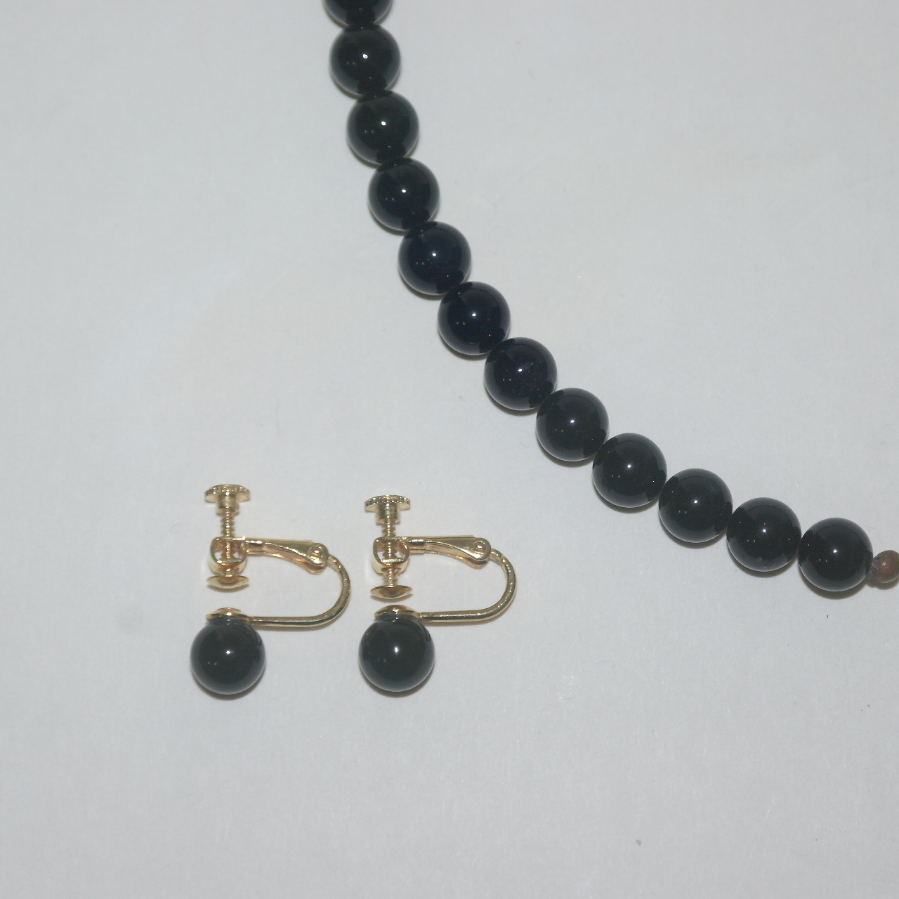 흑옥돌로된 목걸이 귀걸이 셋트