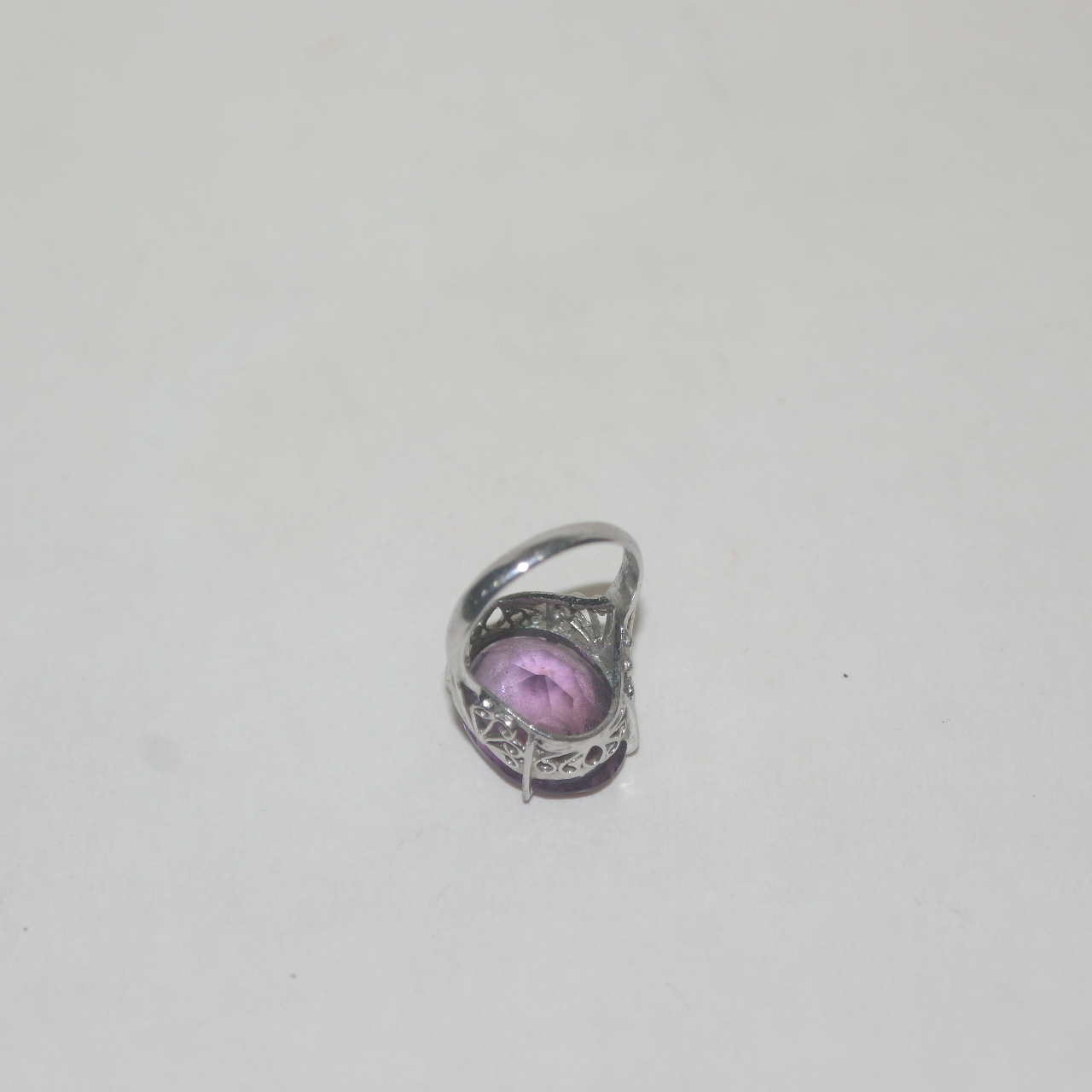 순은에 보석이 장식된 반지