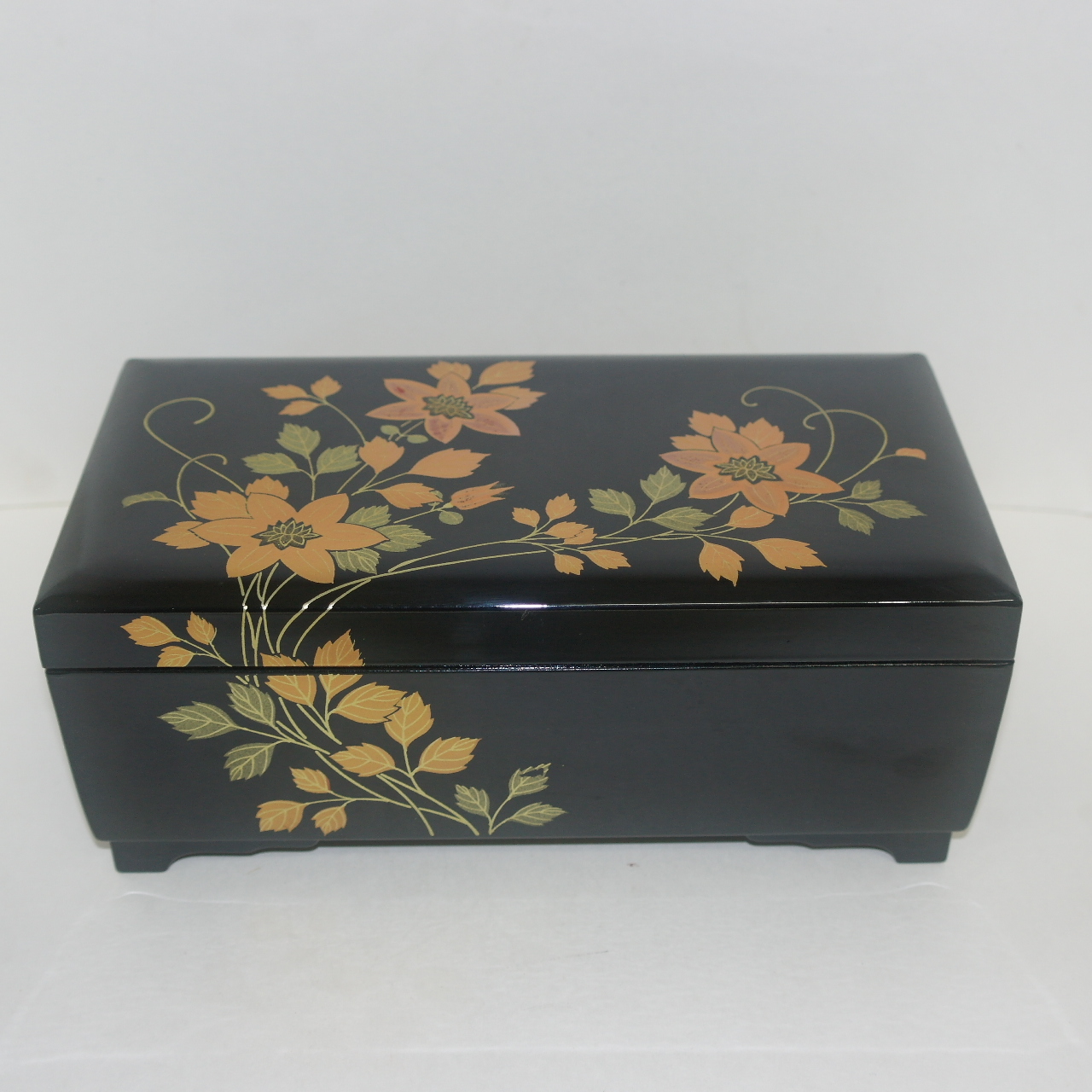 나무에 금채화문된 보석함