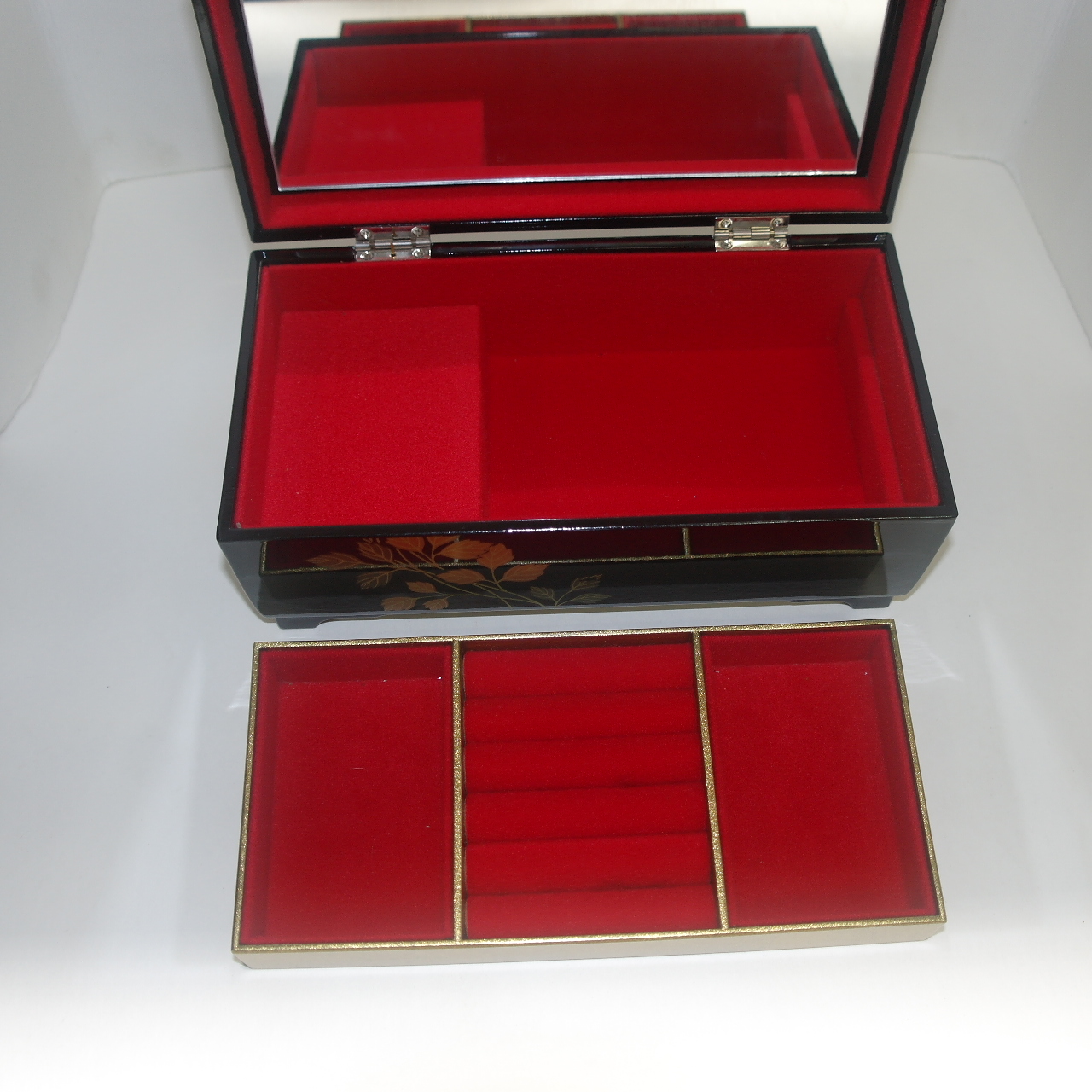 나무에 금채화문된 보석함