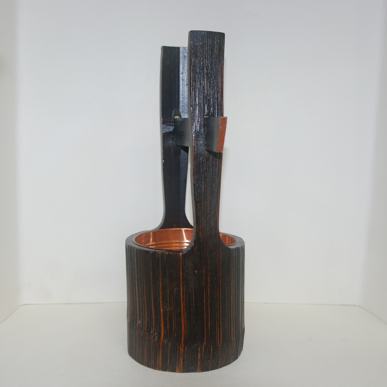 대나무에 동으로된 화병