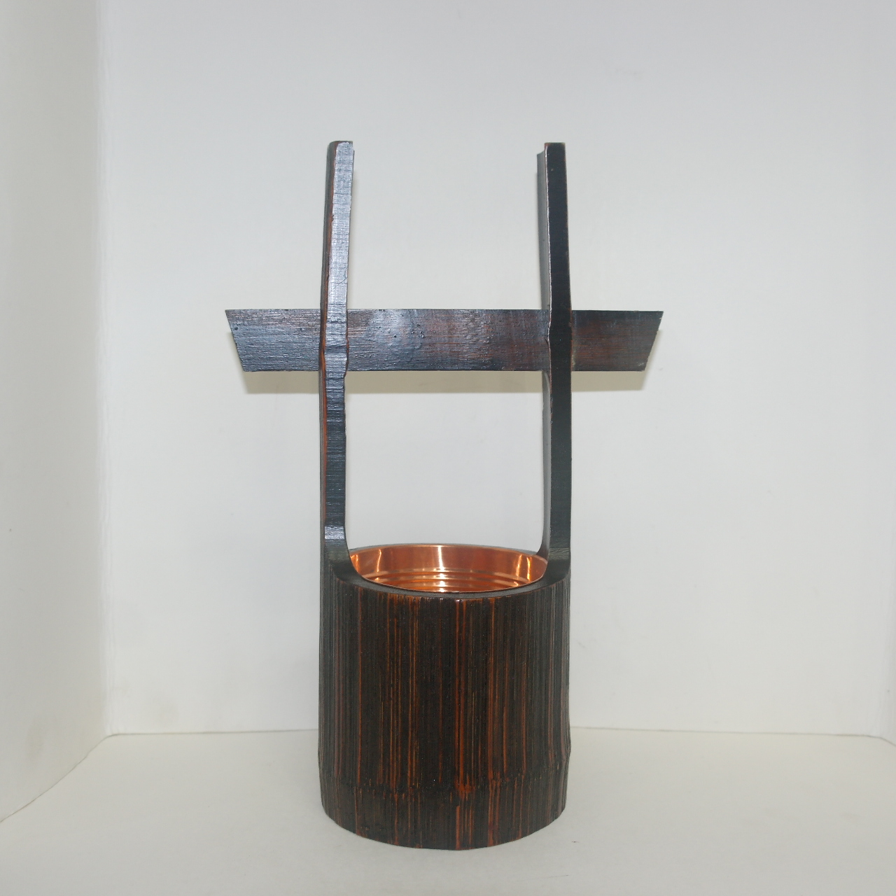 대나무에 동으로된 화병