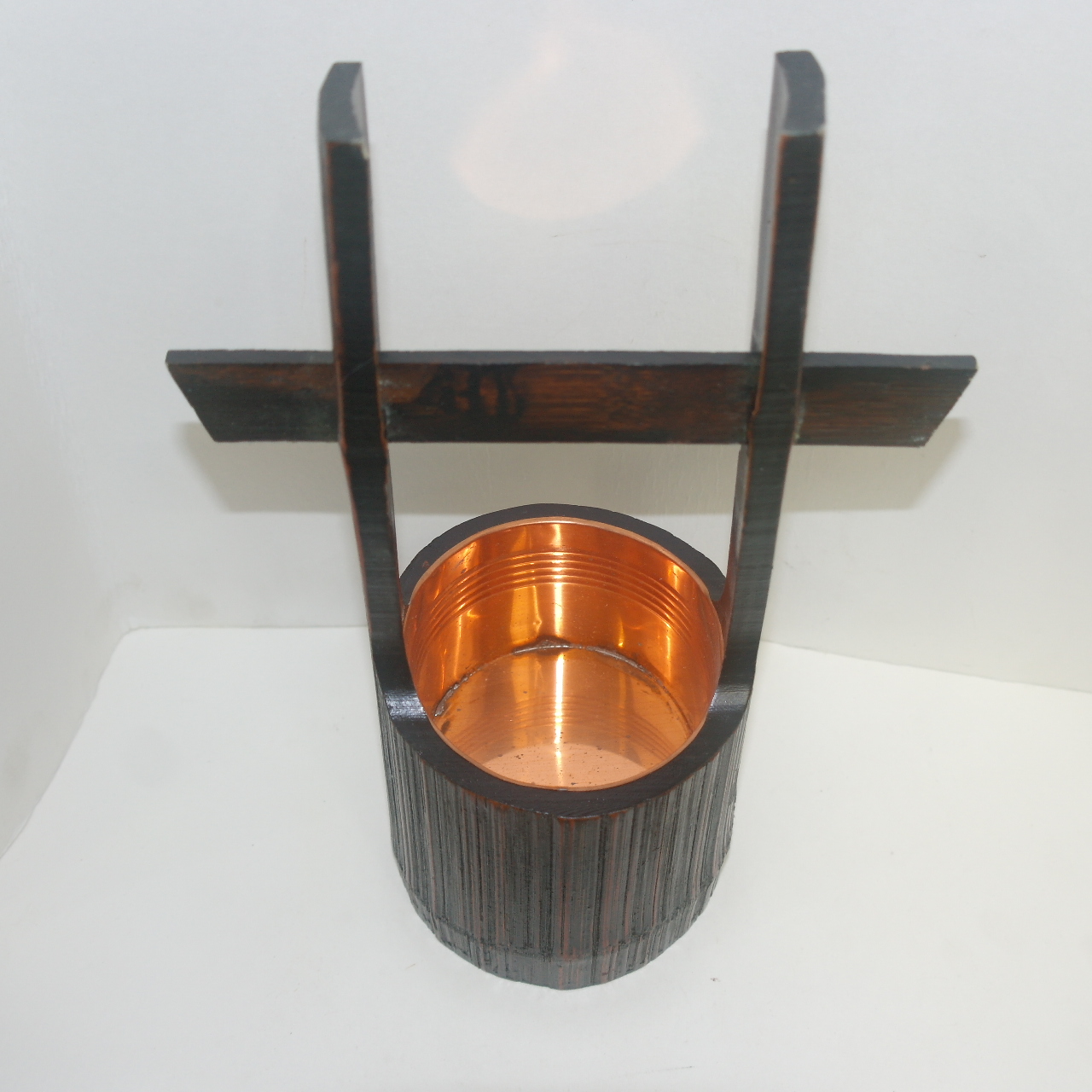 대나무에 동으로된 화병