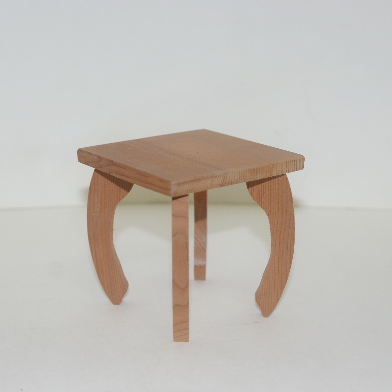 소형크기의 나무로된 사각화대