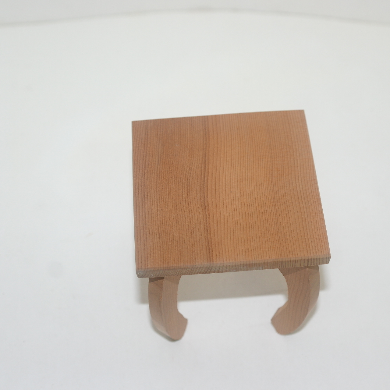 소형크기의 나무로된 사각화대