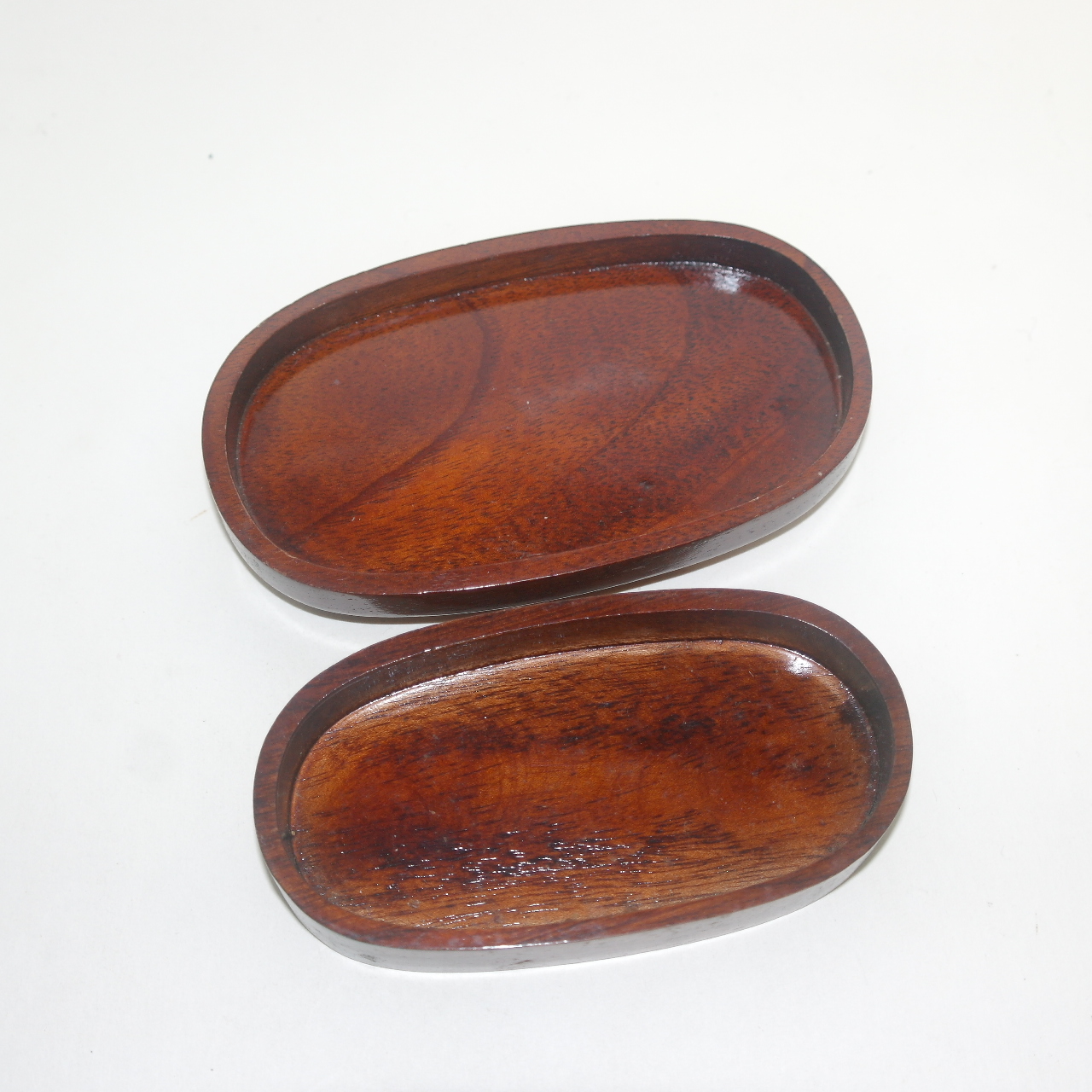 원목나무에 감이 조각된 함