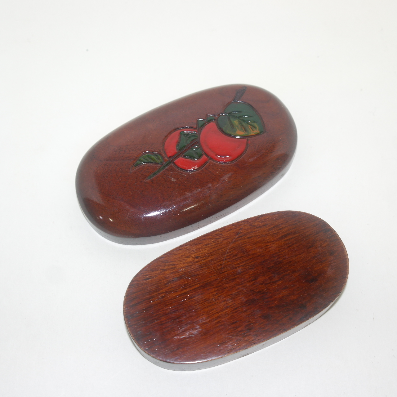 원목나무에 감이 조각된 함