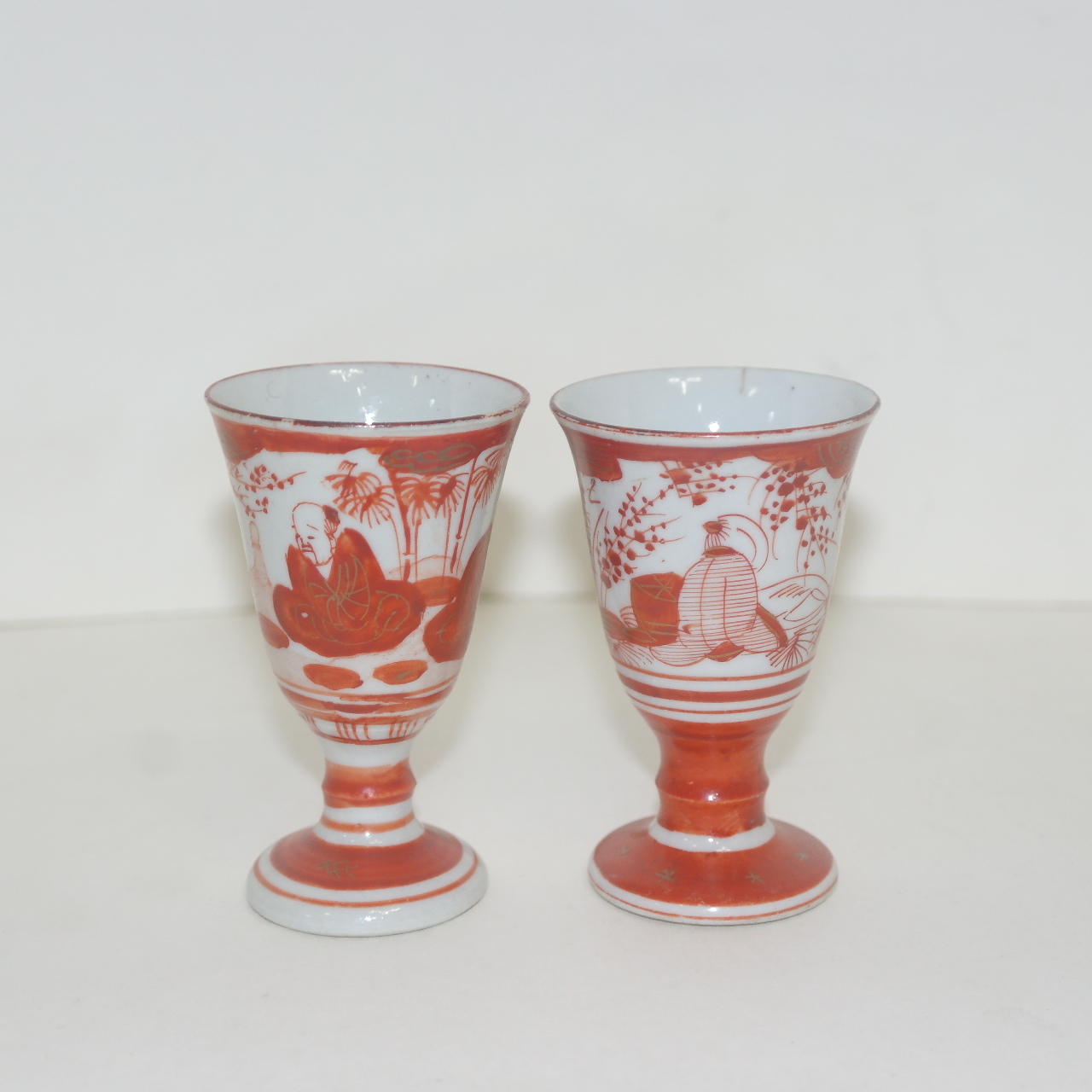 100년이상된 고구다니 진사백자 굽다리 신선문잔 2점