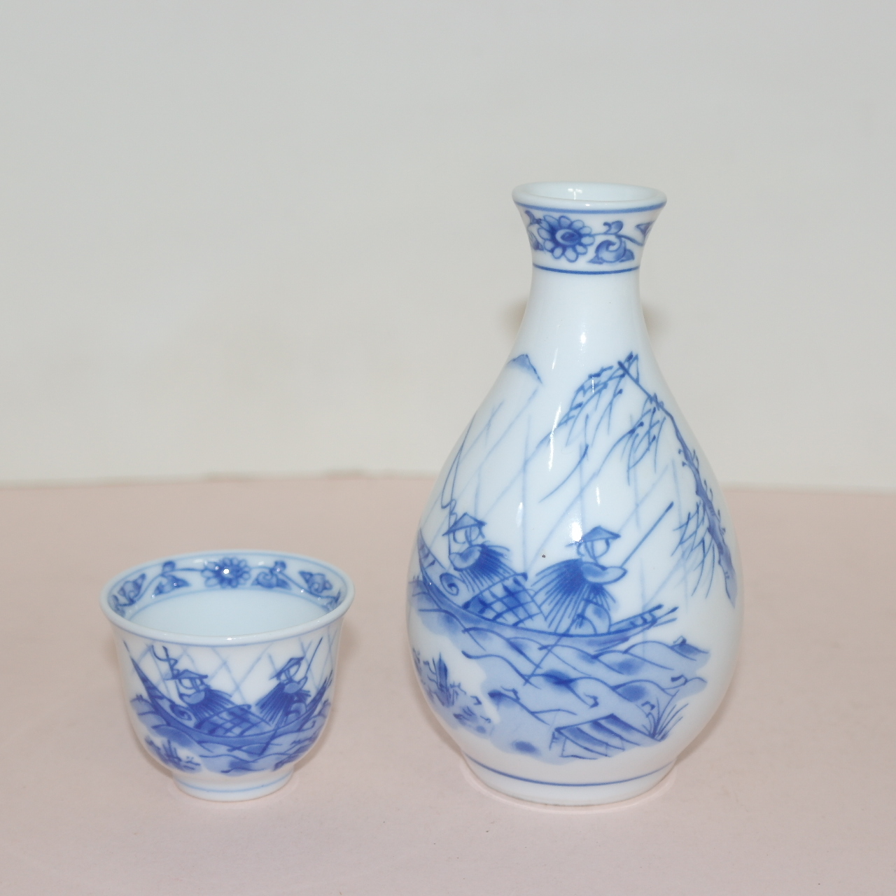 조선도공의 후예 아리따(有田) 청화백자 어부문 주병셋트