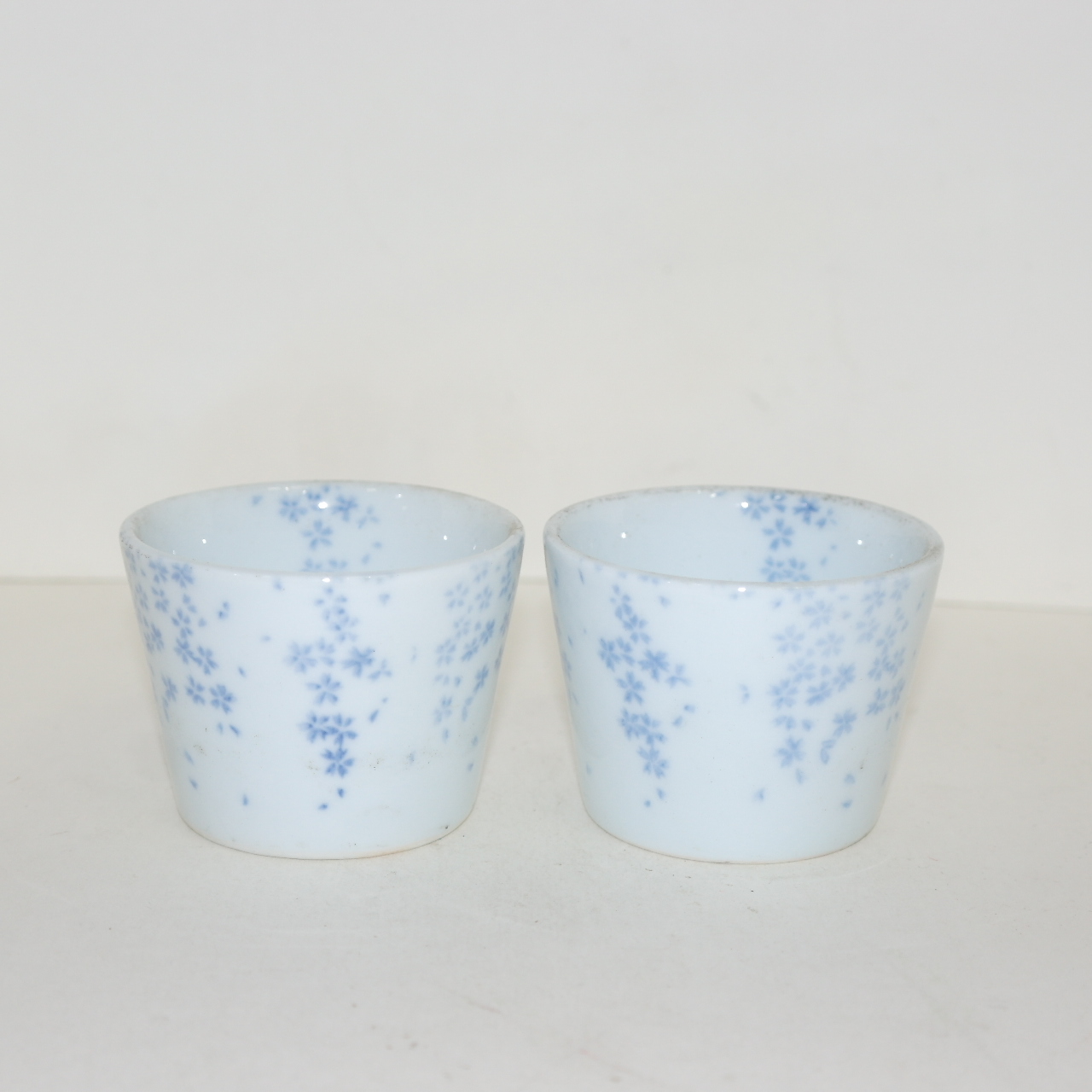 청화백자 화자문 잔 2점