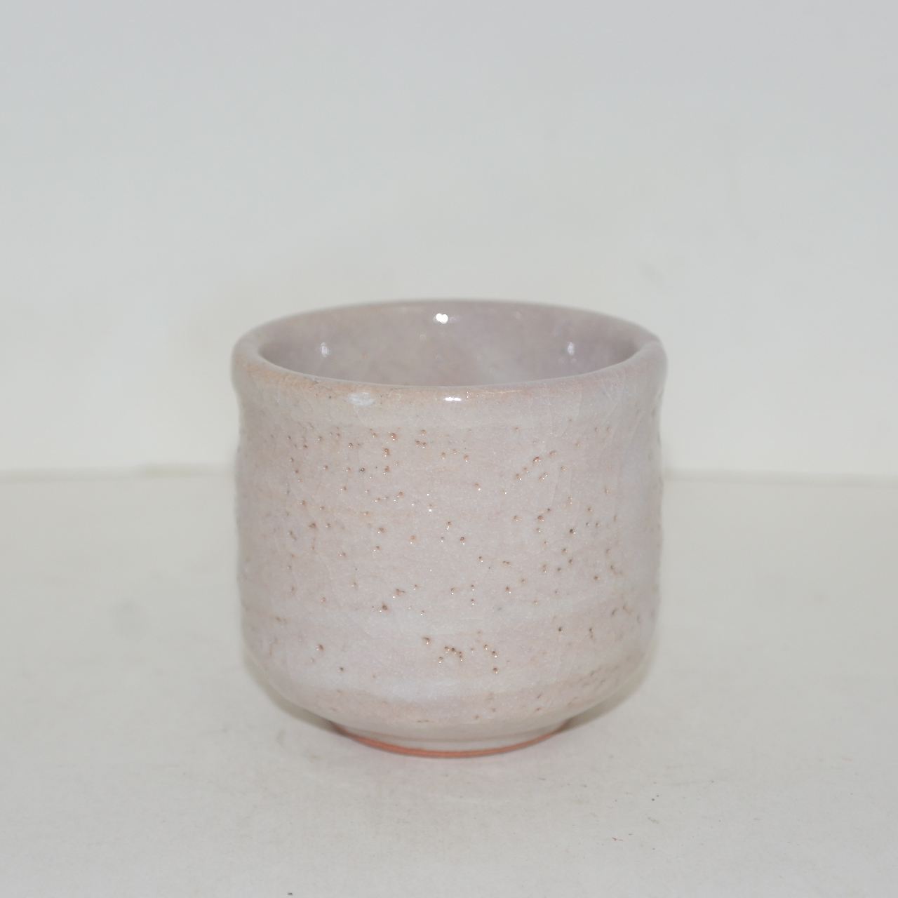 청자 철화백채화문 잔