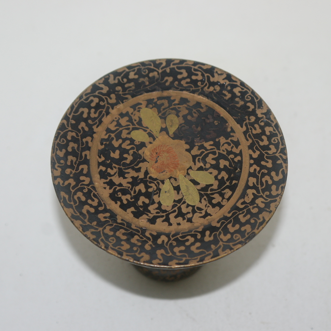 연대가좋은 나무에 금채화문된 화대