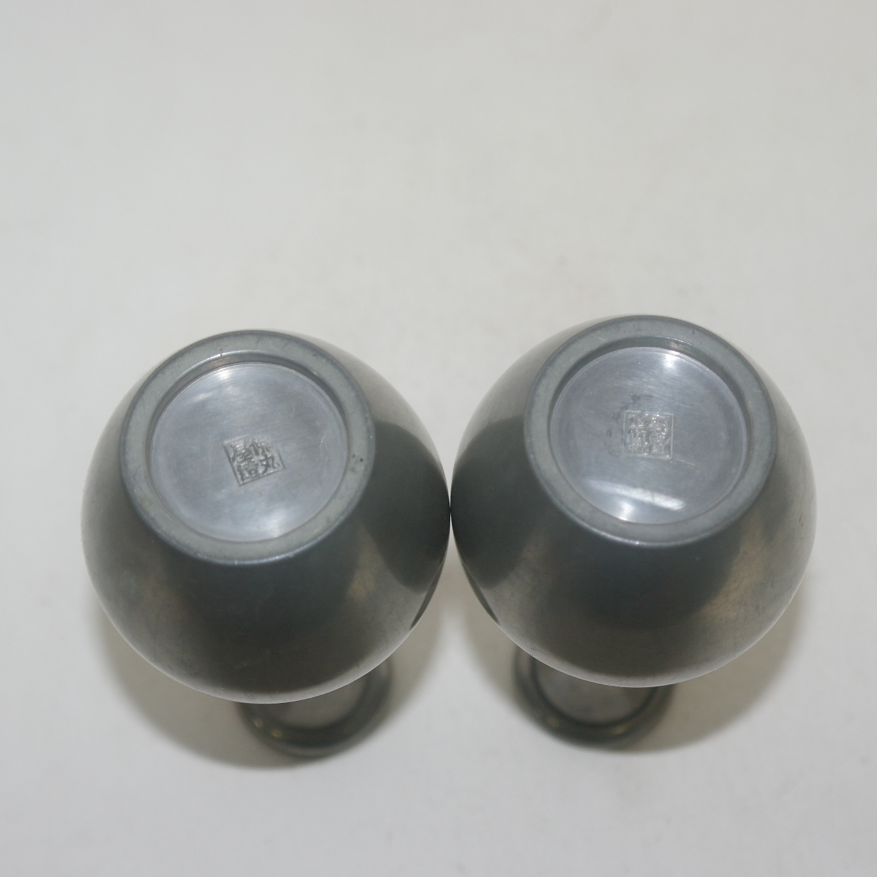 골동-묵직한 전체주석으로된 주병 2점