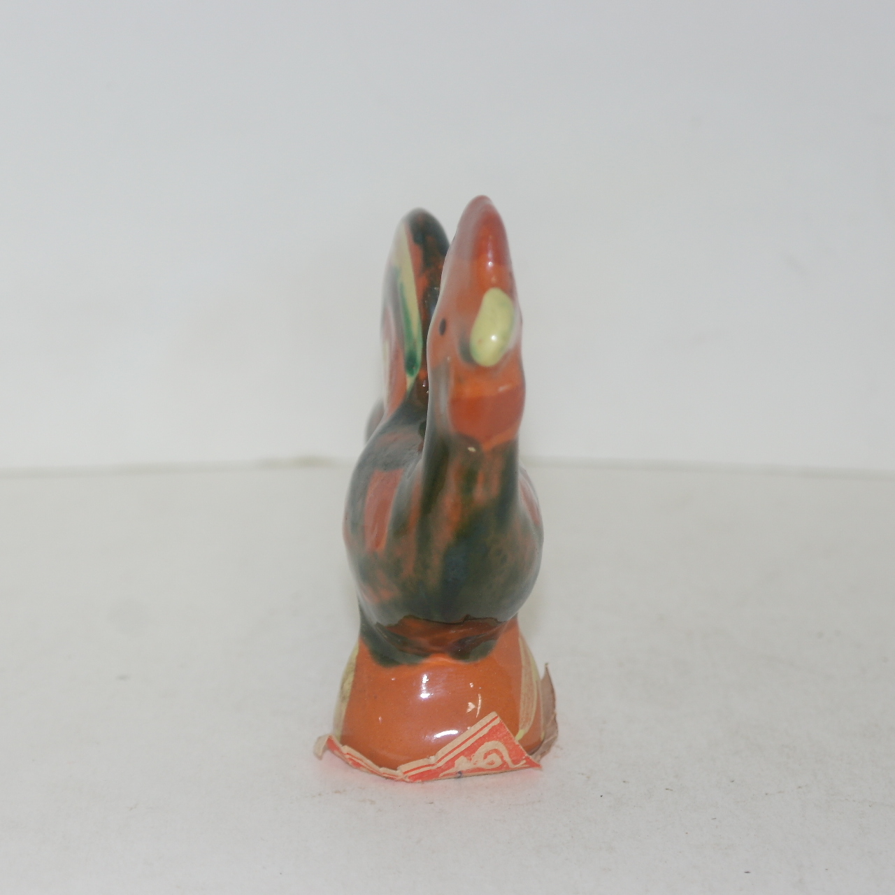 청자 닭 조각상