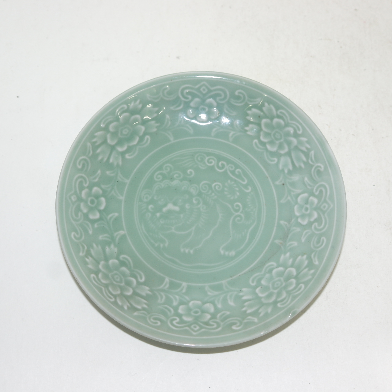 연대가좋은 청자 양각화문해태문 완 2점