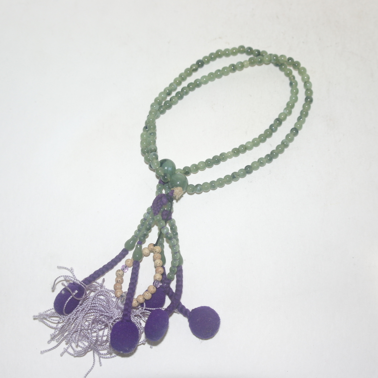 청옥돌로된 염주