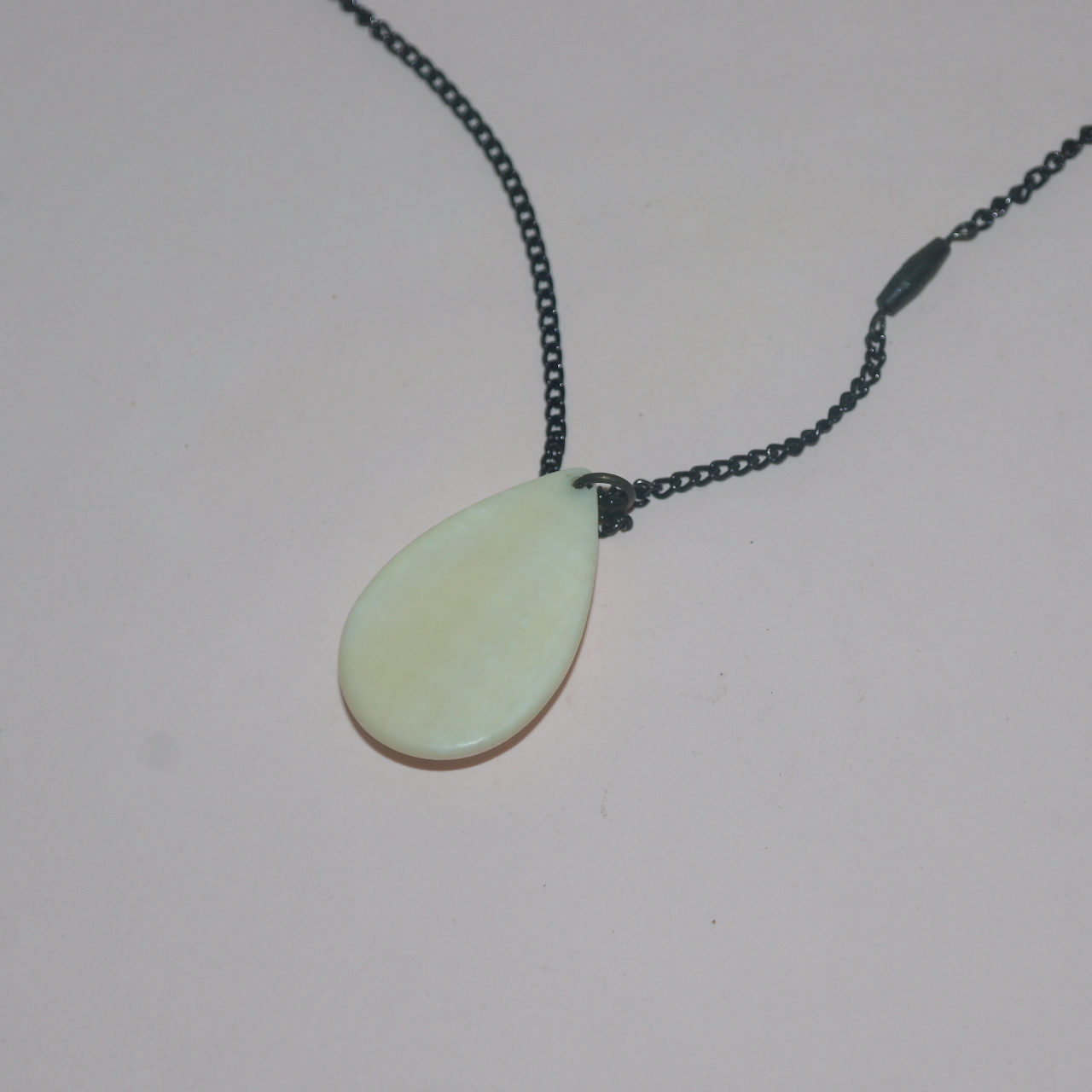 상아재질로된 목걸이