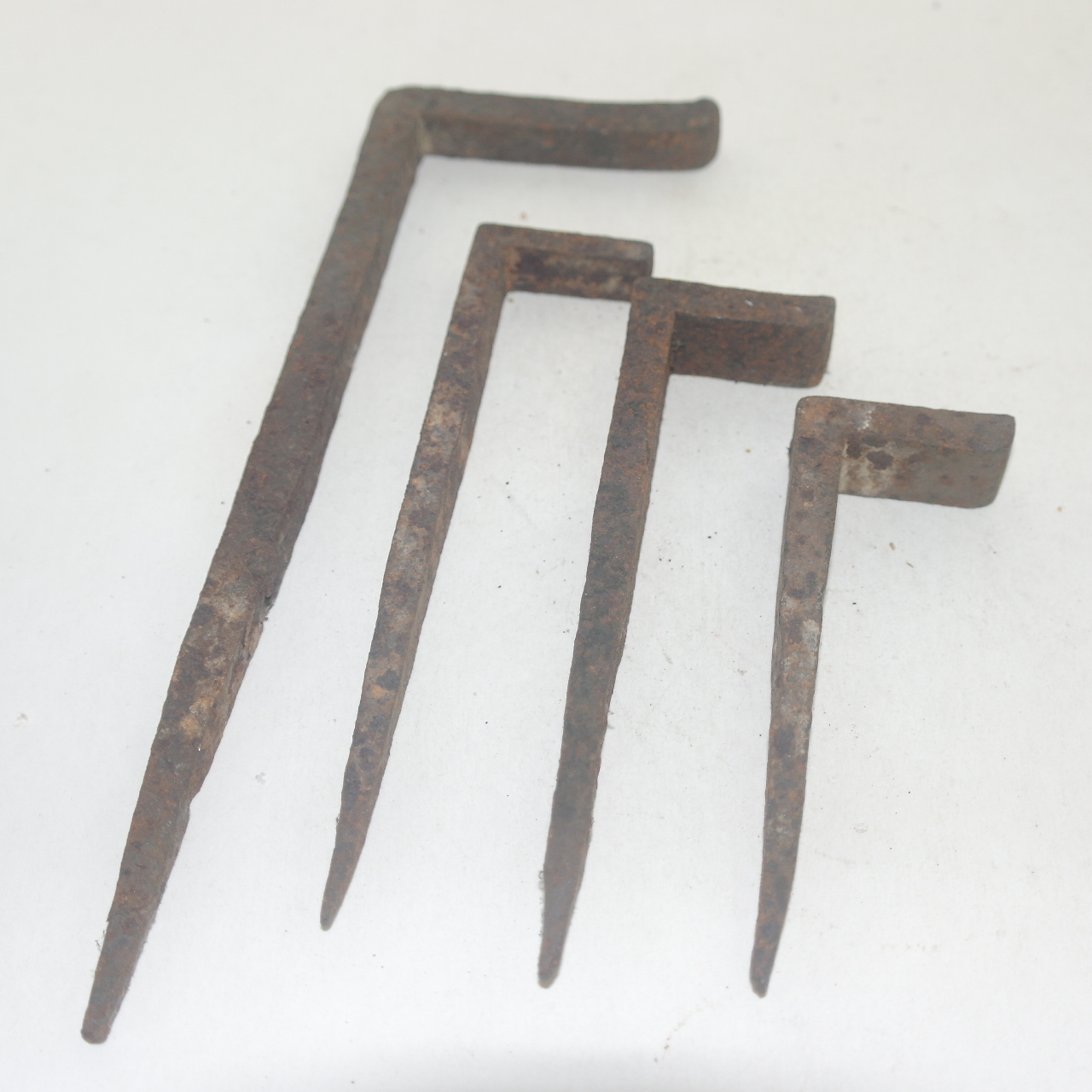 대장간 무쇠로된 철못 4점