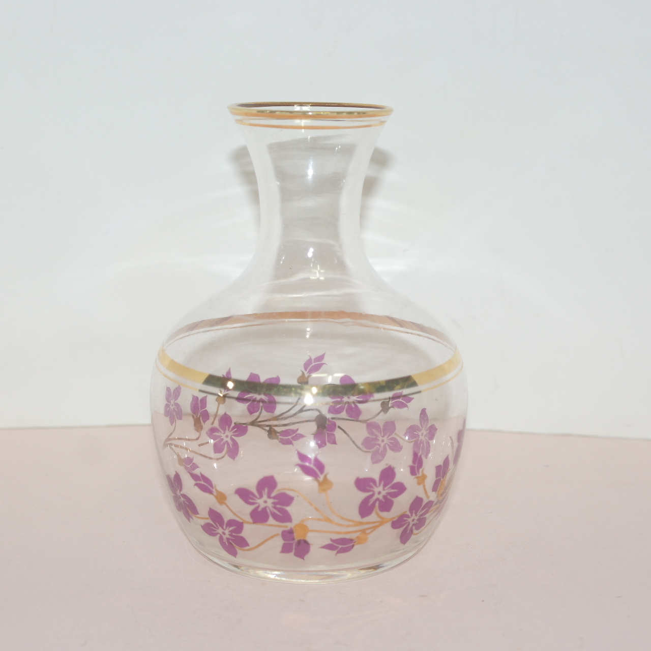 근대사 유리에 금채화문된 주병