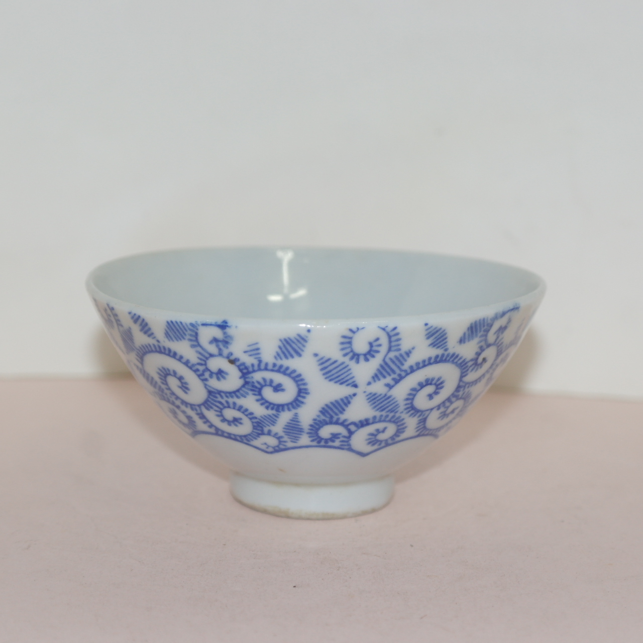 연대가좋은 외사기 청화백자 추상화문 자완