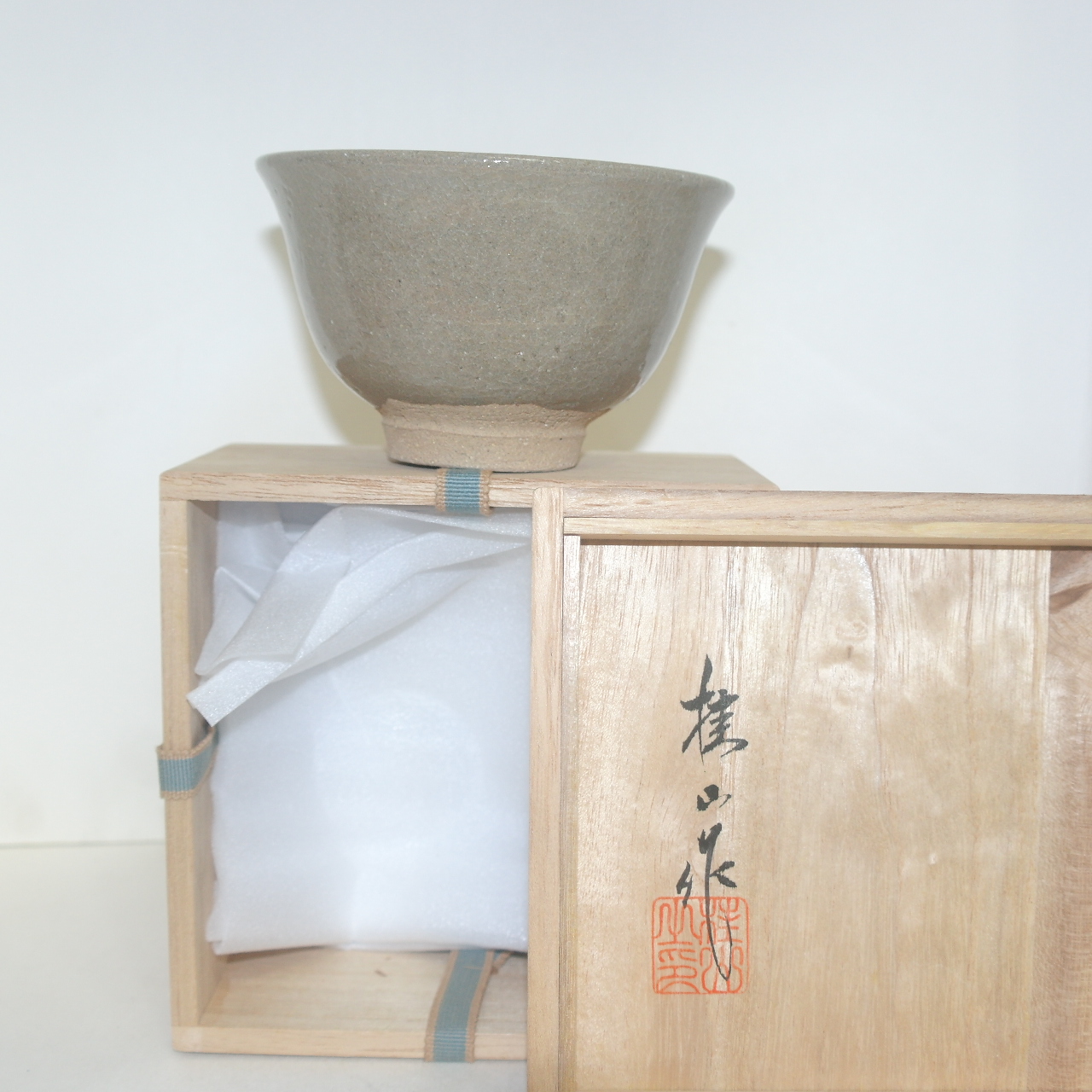 청자 철화화문 말찻잔