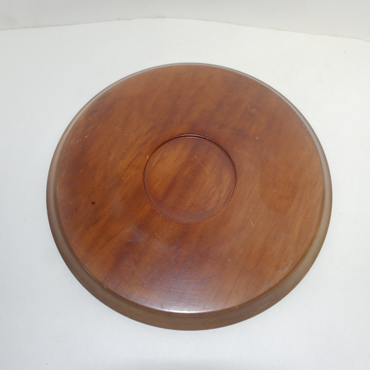 원목나무로된 화문이 조각된 차반