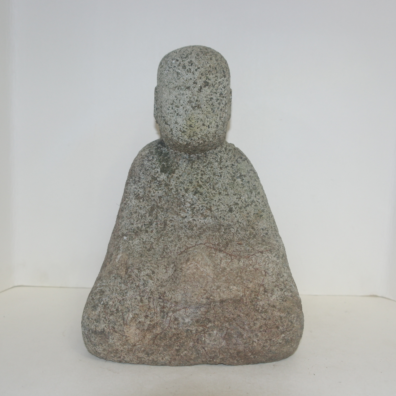 연대가좋은 돌로된 좌불상